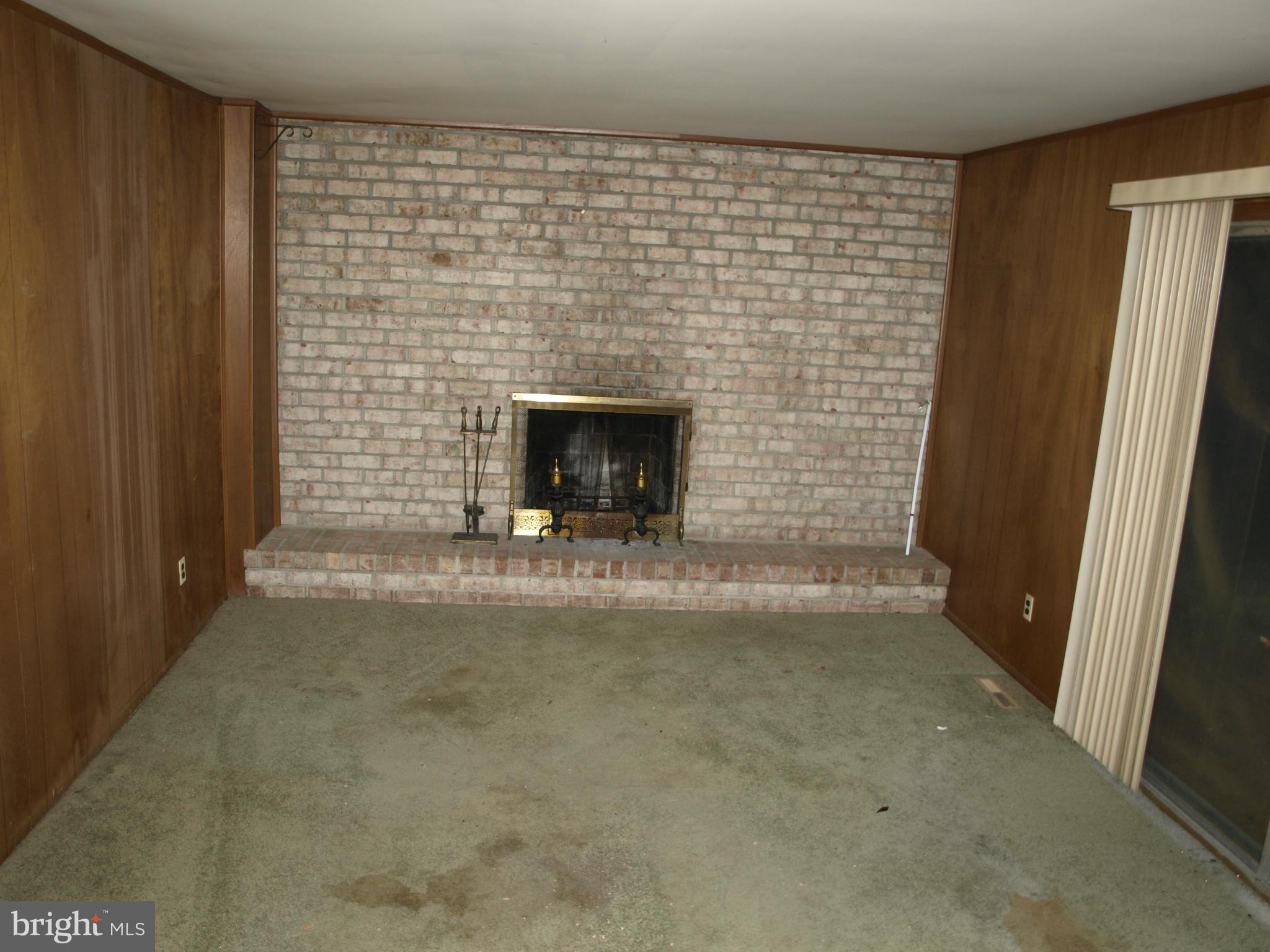 3905 Rayton Road Randallstown, MD 21133 - Photo 8 of 21 Living Room