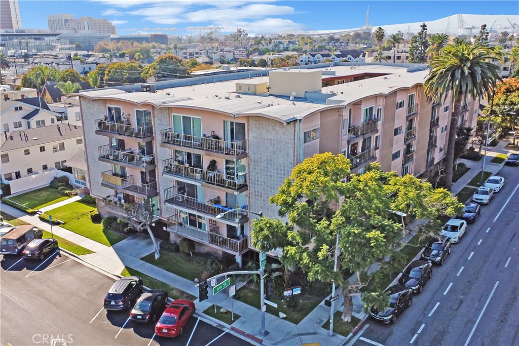 545 Chestnut Avenue, Unit 406 Long Beach, CA 90802 - Photo 1 of 16 a picture of city view