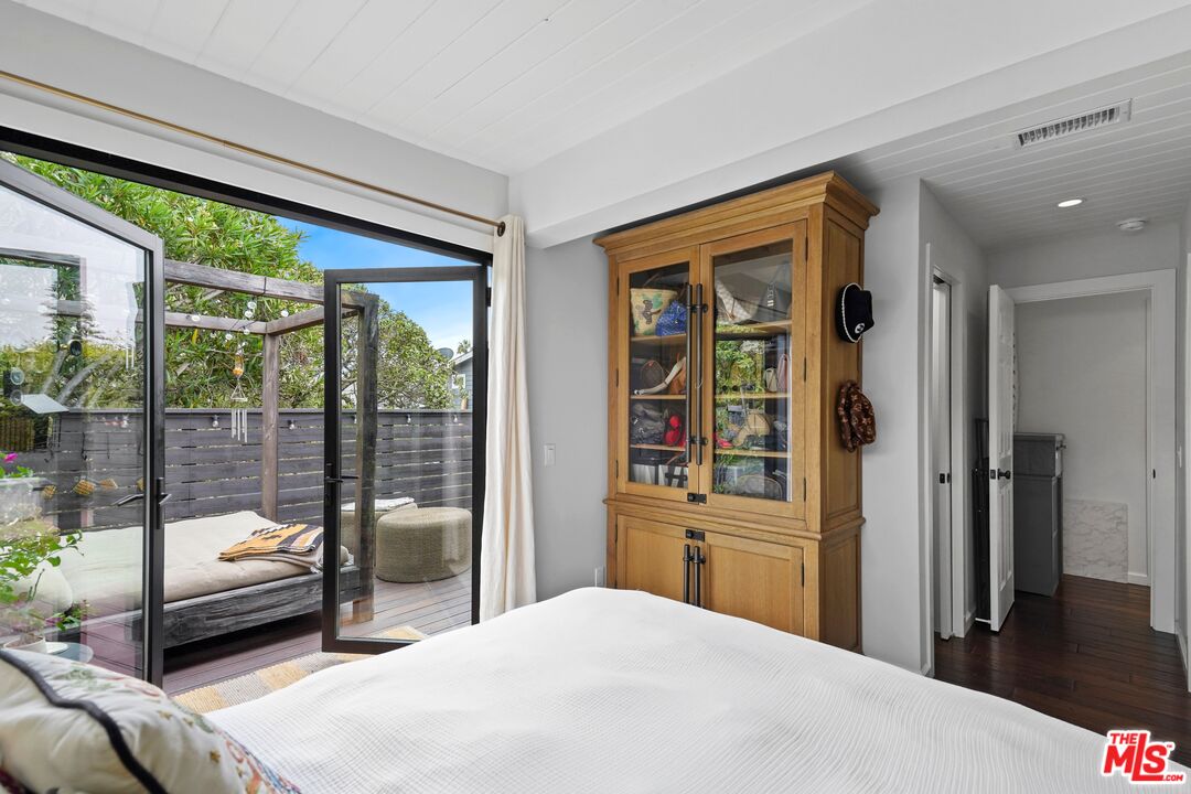 29500 Heathercliff Road, Unit 19 Malibu, CA 90265 - Photo 17 of 57 Gallery Image 17