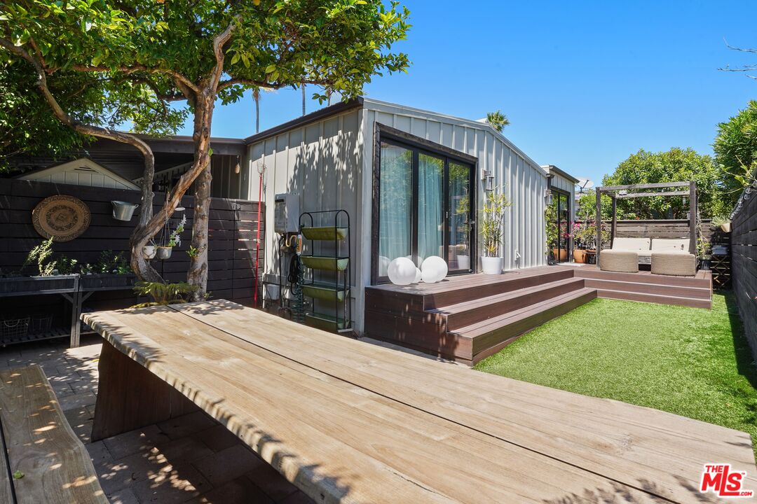 29500 Heathercliff Road, Unit 19 Malibu, CA 90265 - Photo 32 of 57 Gallery Image 32