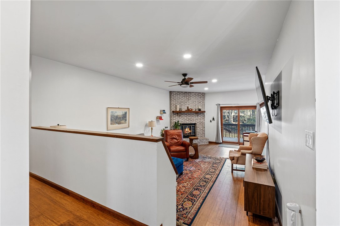 119 Shallowford Way Seneca, SC 29672 - Photo 4 of 38