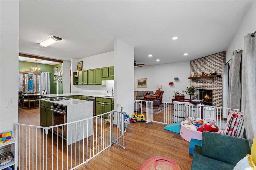 119 Shallowford Way Seneca, SC 29672 - Photo 8 of 38