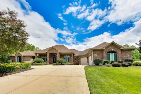$1,100,000 | 31 Prairie Lane, Wayne, IL 60184