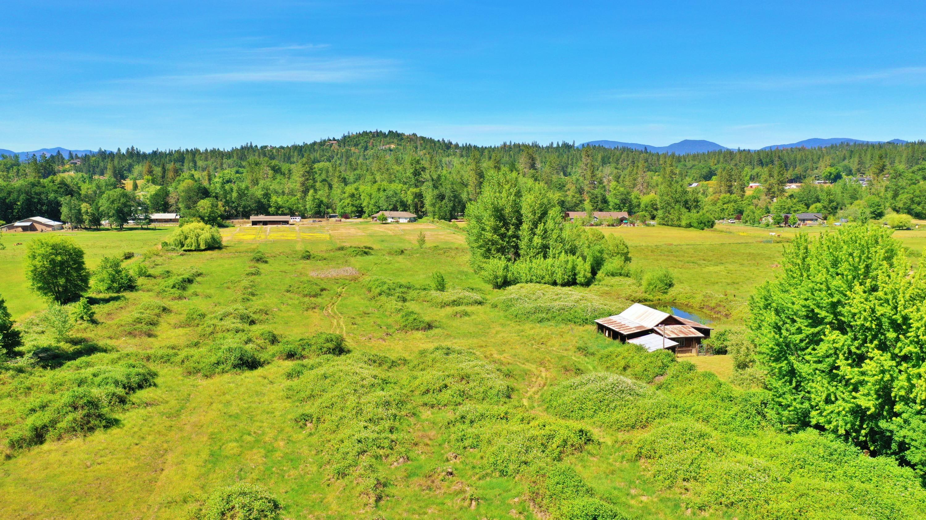 4888 Jerome Prairie Road Grants Pass, OR 97527 - Photo 4 of 35 Pasture & barn