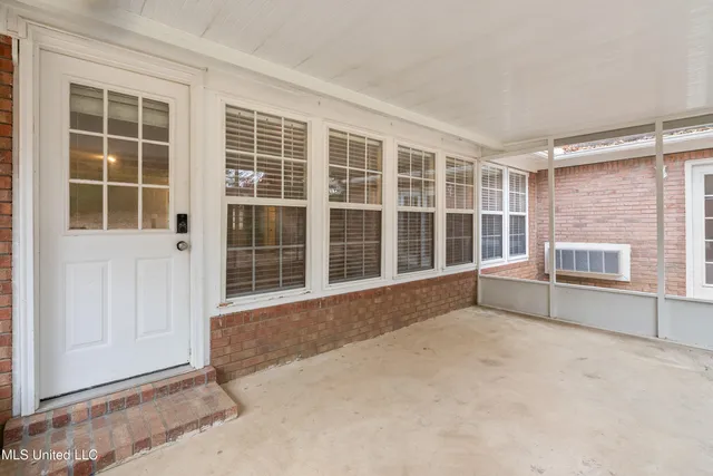 $420,000 | 106 Oakwood Drive, Senatobia, MS 38668