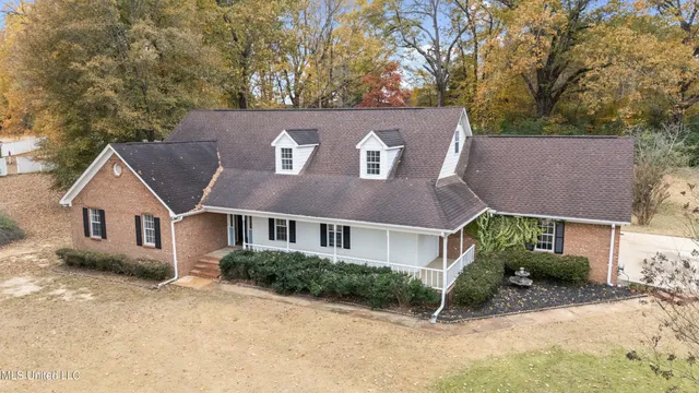 $420,000 | 106 Oakwood Drive, Senatobia, MS 38668