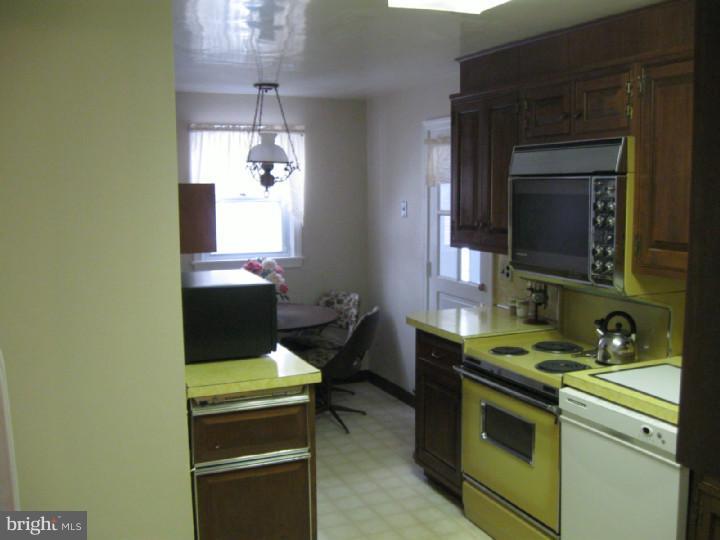 411 Goodley Road Wilmington, DE 19803 - Photo 4 of 8 Kitchen