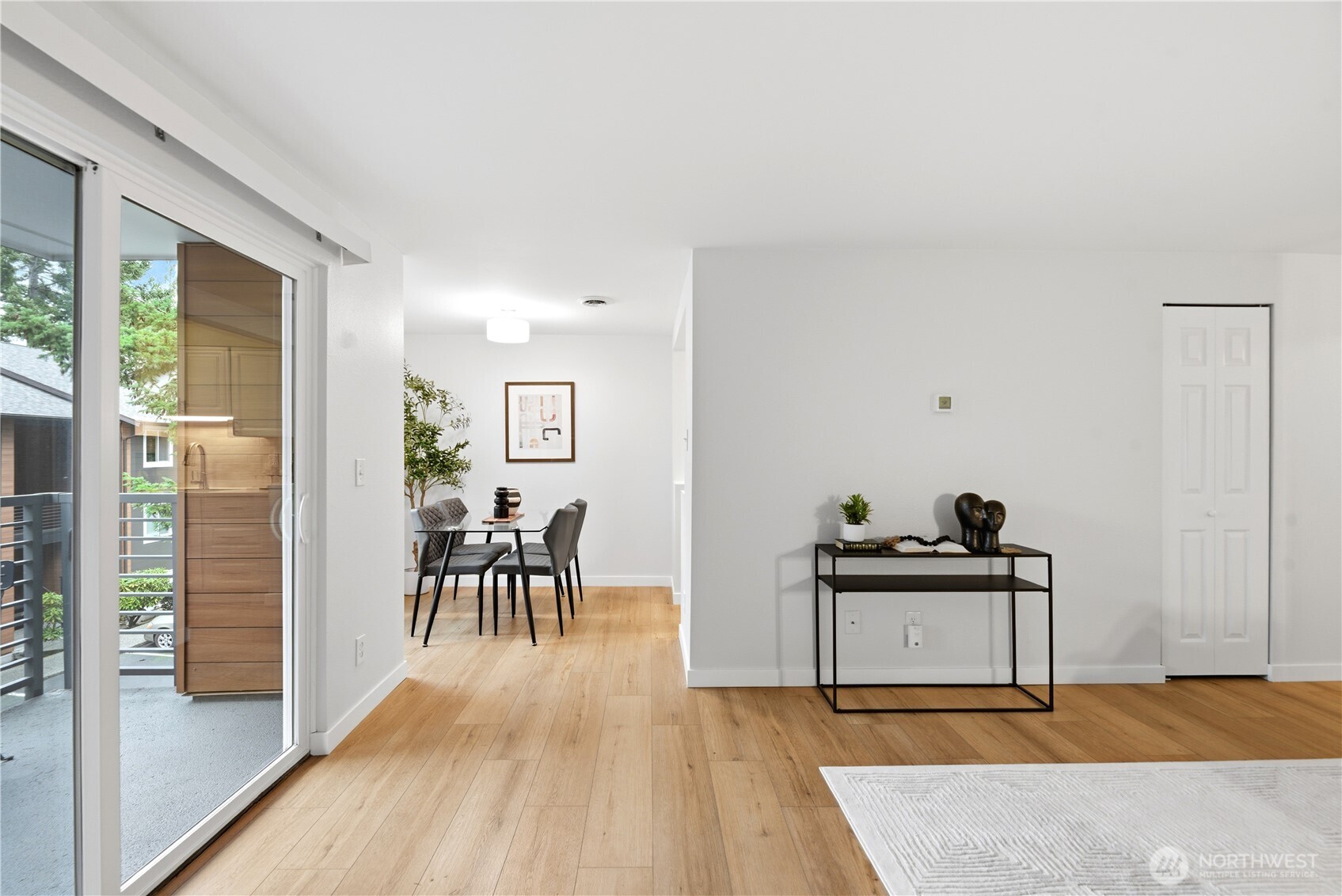 12107 Bel-Red Road, Unit D204 Bellevue, WA 98005 - Photo 5 of 24