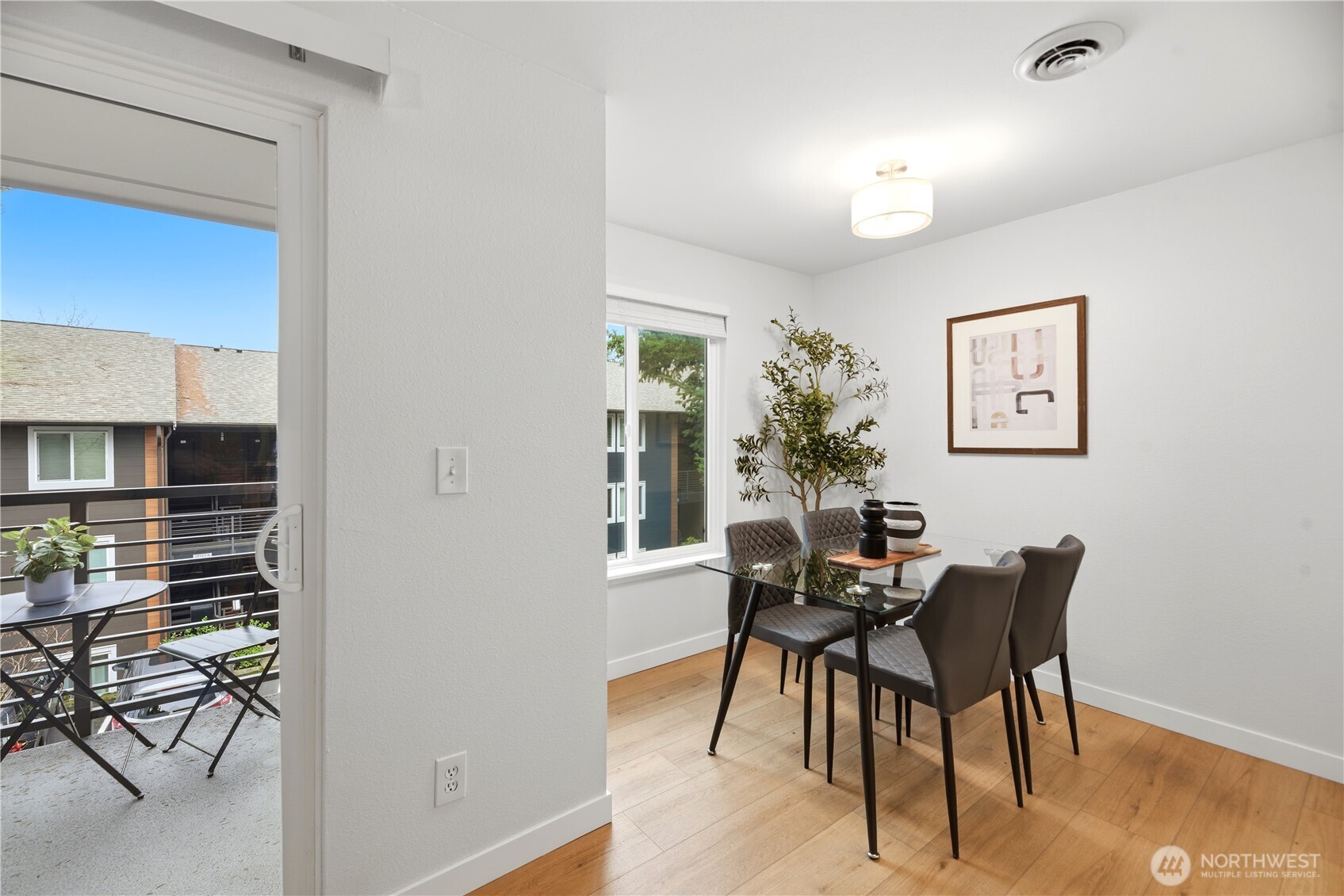 12107 Bel-Red Road, Unit D204 Bellevue, WA 98005 - Photo 6 of 24