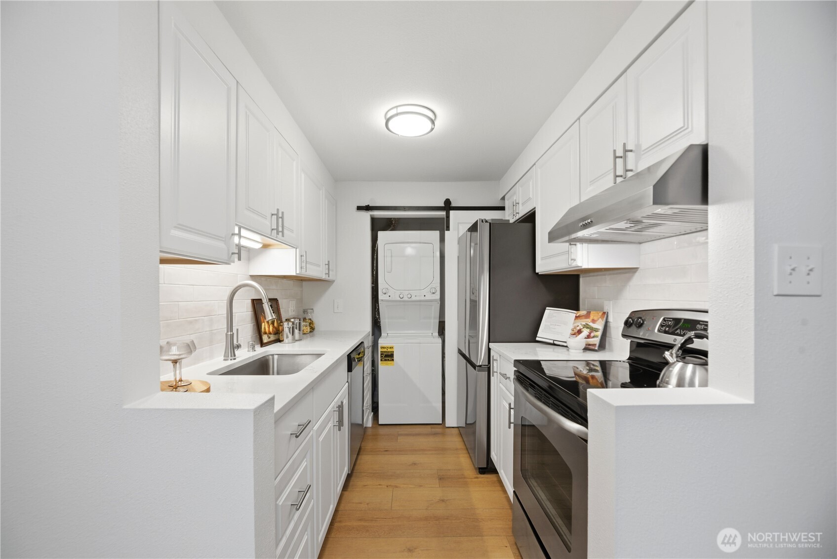 12107 Bel-Red Road, Unit D204 Bellevue, WA 98005 - Photo 9 of 24