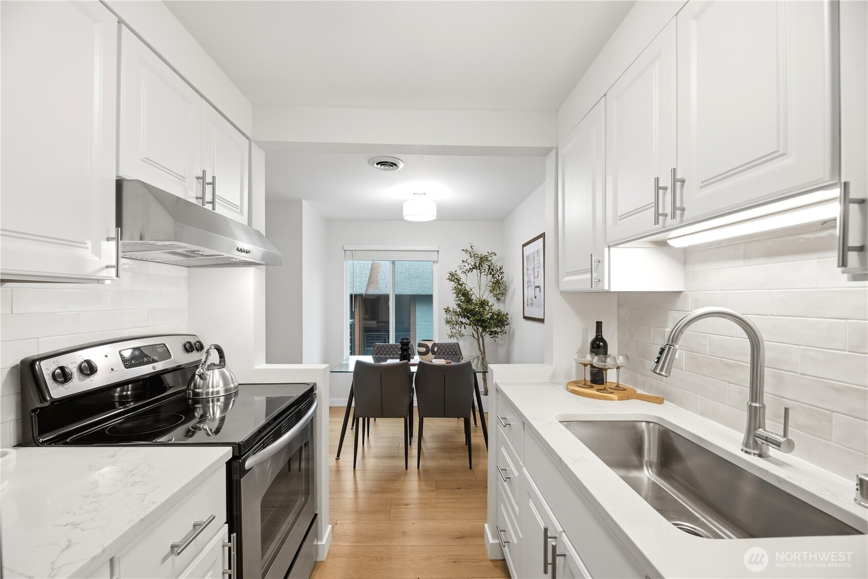 12107 Bel-Red Road, Unit D204 Bellevue, WA 98005 - Photo 10 of 24