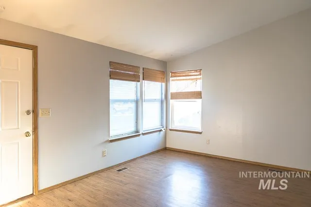 $1,325 | 1158 Southwest 14th Avenue, Ontario, OR 97914