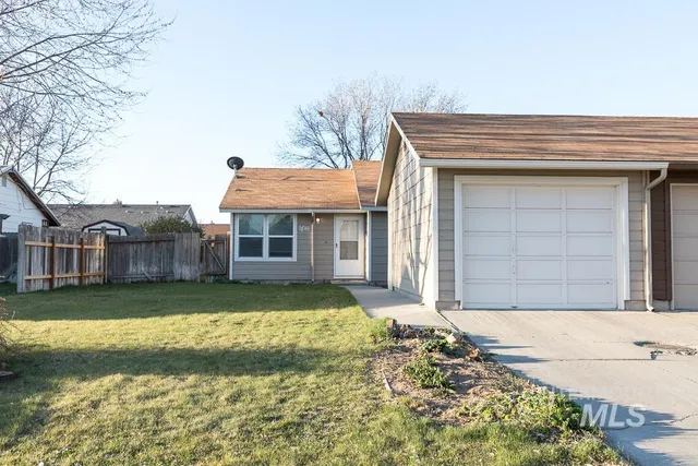 $1,325 | 1158 Southwest 14th Avenue, Ontario, OR 97914