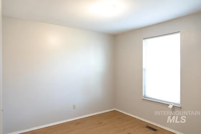 $1,325 | 1158 Southwest 14th Avenue, Ontario, OR 97914