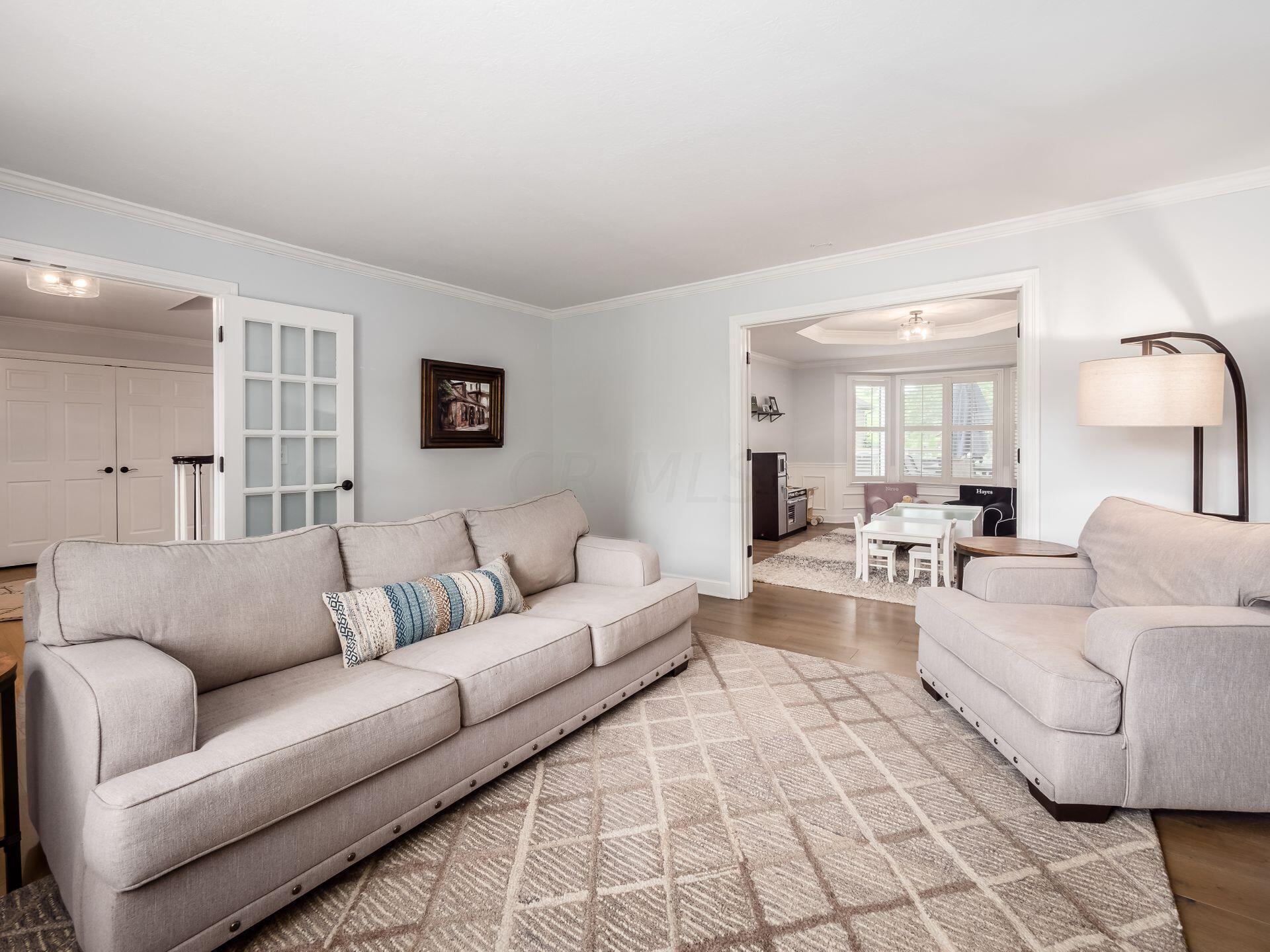 4370 Shire Landing Road Hilliard, OH 43026 - Photo 11 of 77 Living room