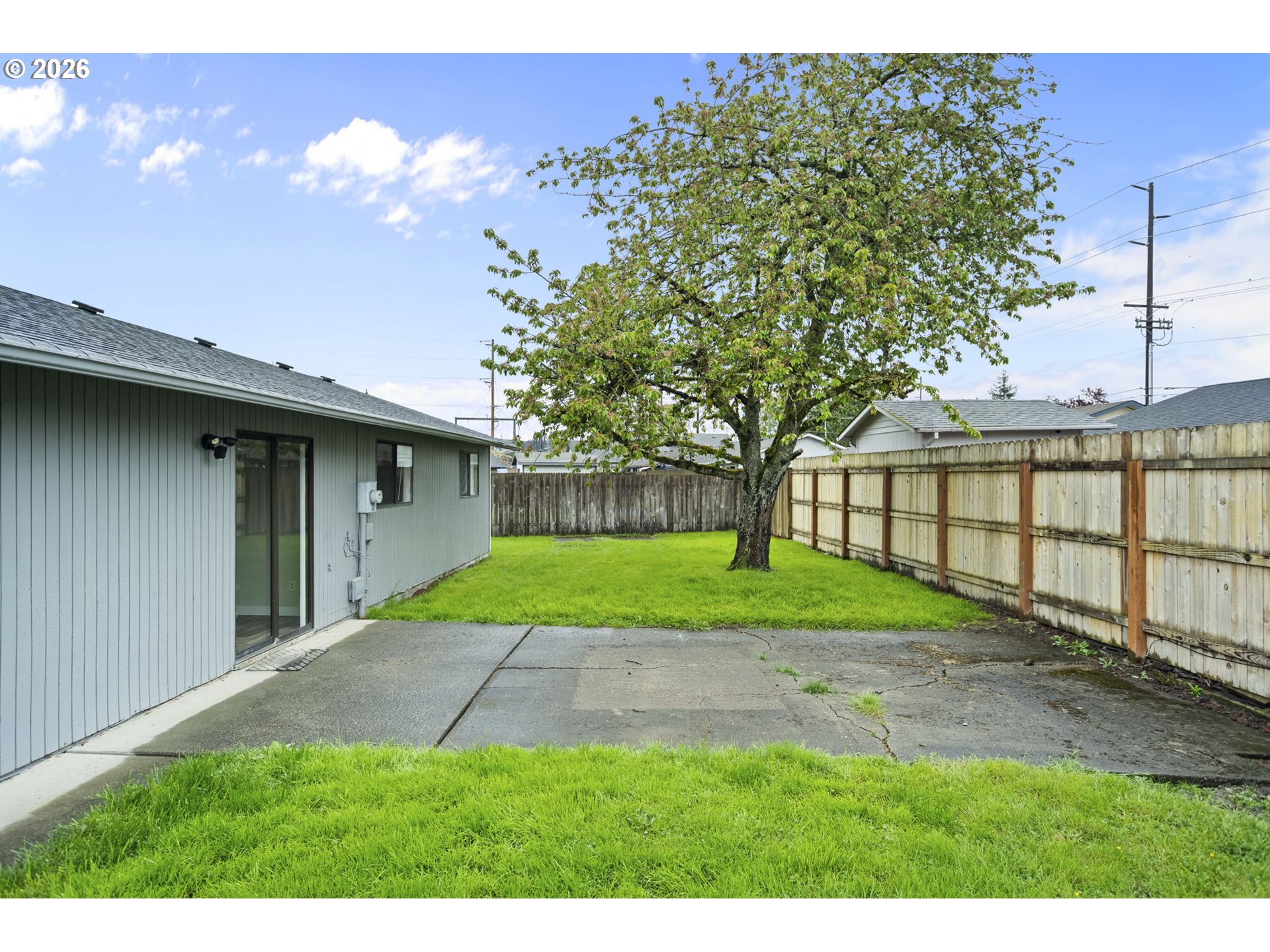 7 Olive Court Longview, WA 98632 - Photo 30 of 35 a view of a backyard with a garden