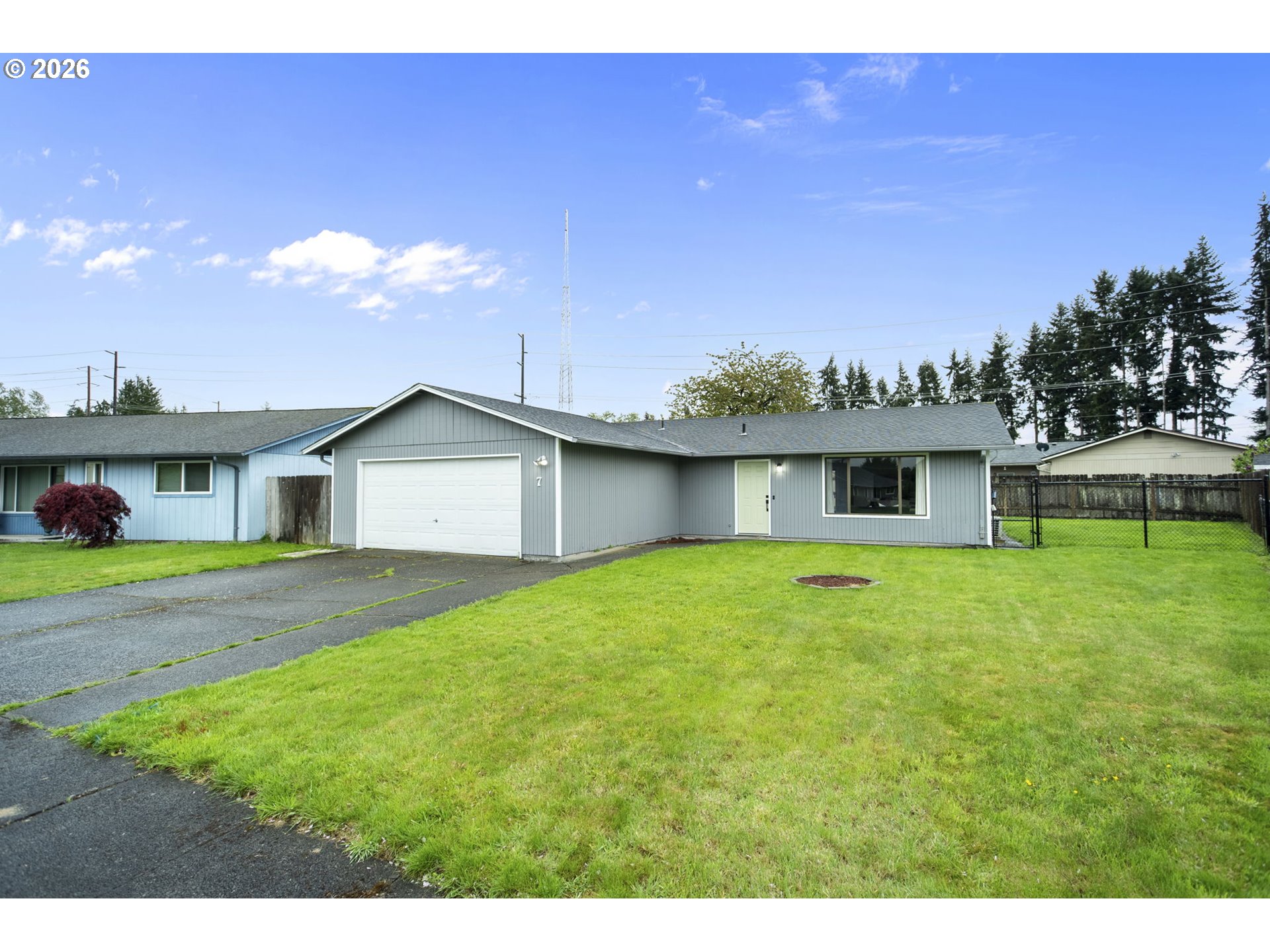 7 Olive Court Longview, WA 98632 - Photo 5 of 35 a house view with a garden space