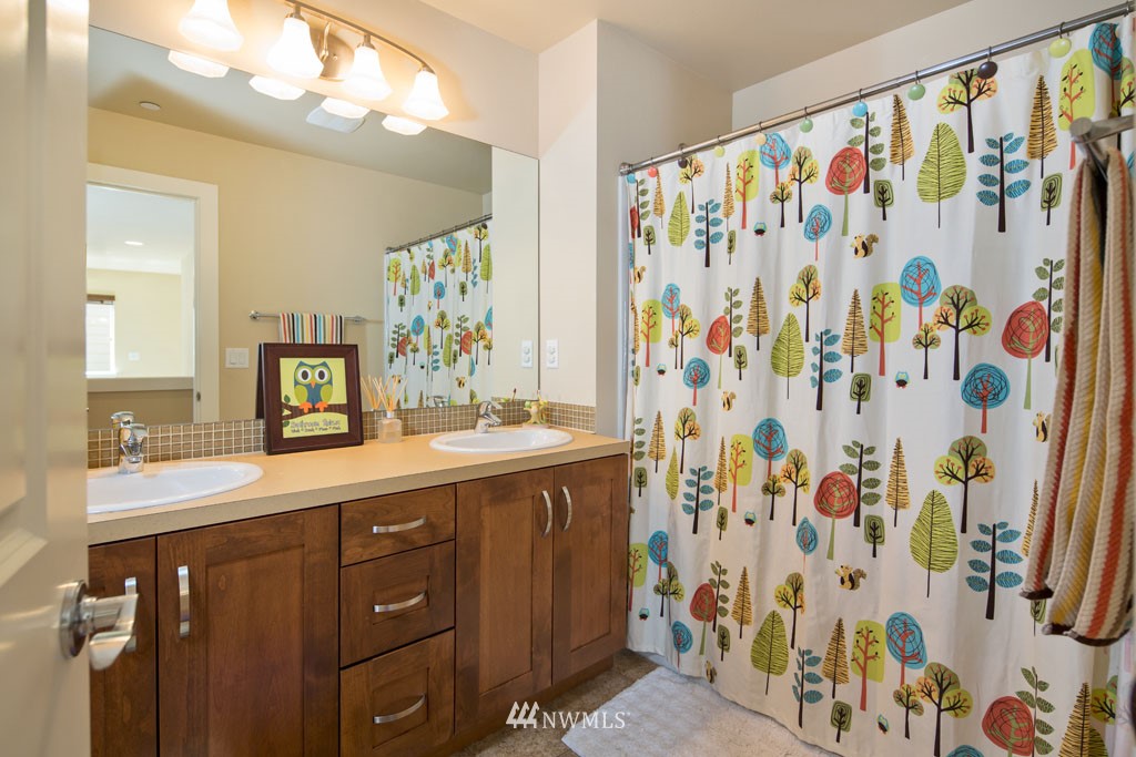 15770 Southeast 164th Place Renton, WA 98058 - Photo 13 of 16 Gallery Image 13