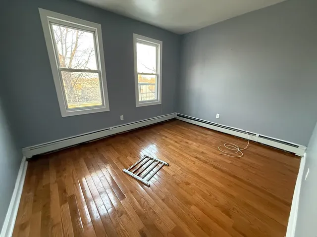 $1,900 | 139 West 54th Street, Unit 3R, Bayonne, NJ 07002