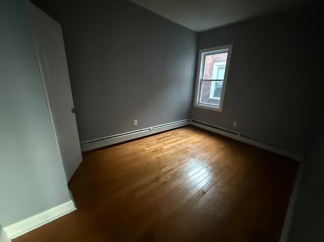 $1,900 | 139 West 54th Street, Unit 3R, Bayonne, NJ 07002