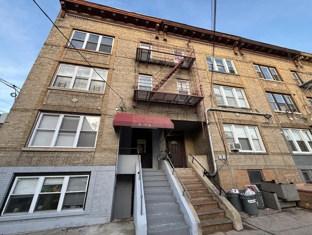 $1,900 | 139 West 54th Street, Unit 3R, Bayonne, NJ 07002