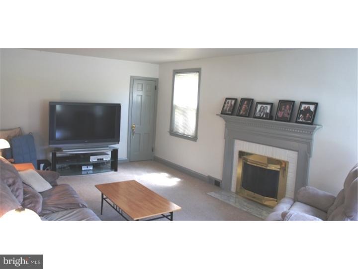 213 Rodmor Road Havertown, PA 19083 - Photo 2 of 25 Living Room