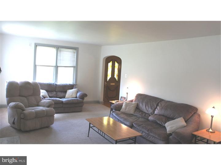 213 Rodmor Road Havertown, PA 19083 - Photo 3 of 25 Living Room