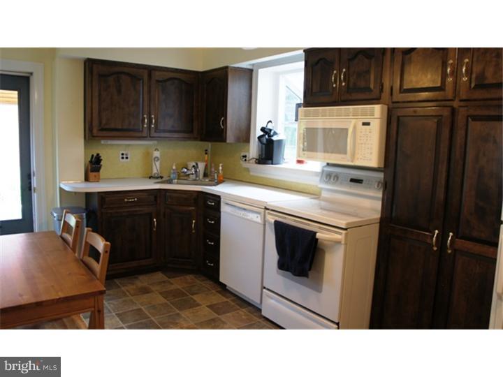 213 Rodmor Road Havertown, PA 19083 - Photo 5 of 25 Kitchen