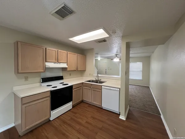 $1,500 | 4922 Hilltop Field Drive, San Antonio, TX 78240