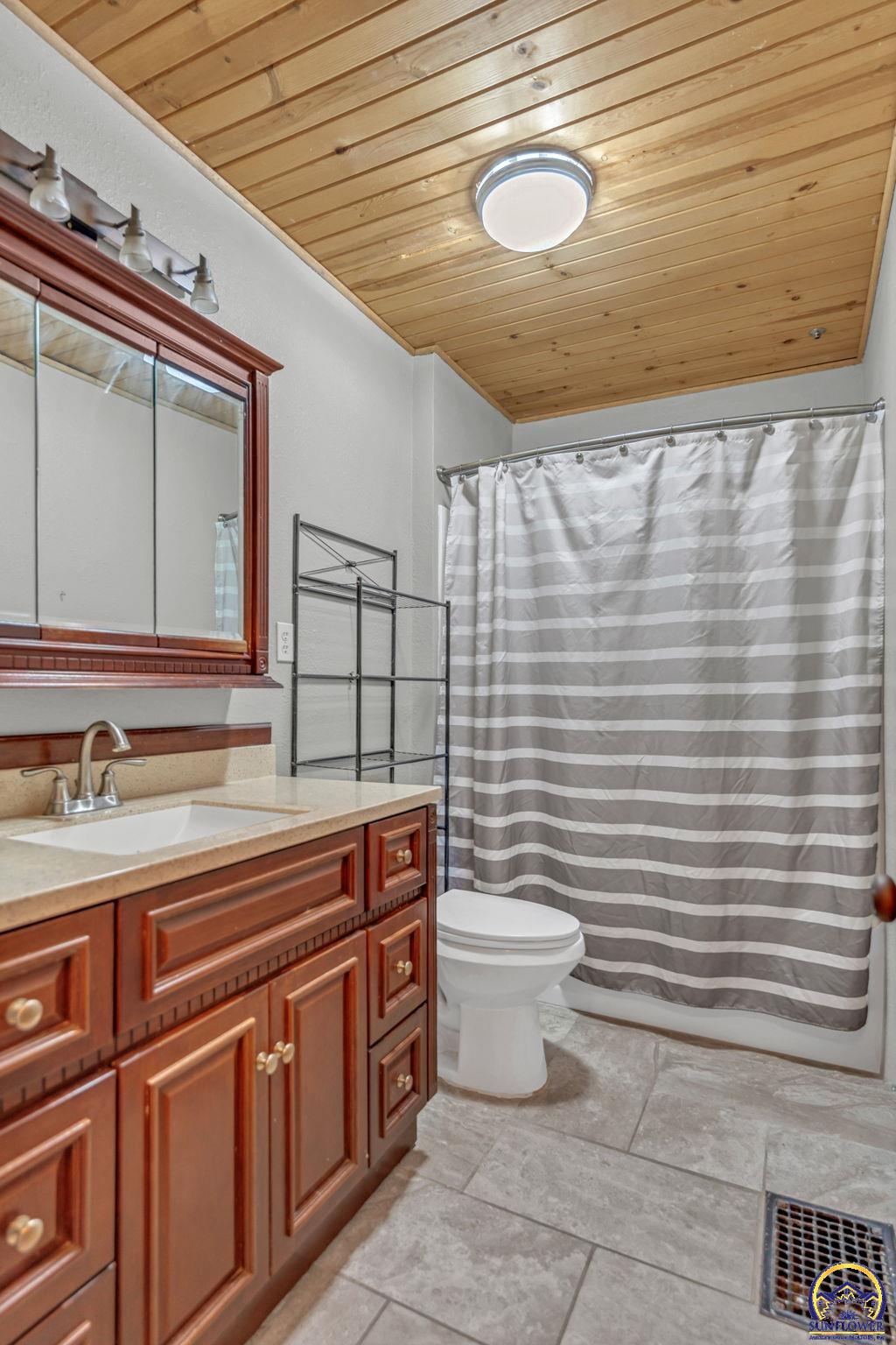 1034 Southwest Lincoln Street Topeka, KS 66604 - Photo 21 of 42
