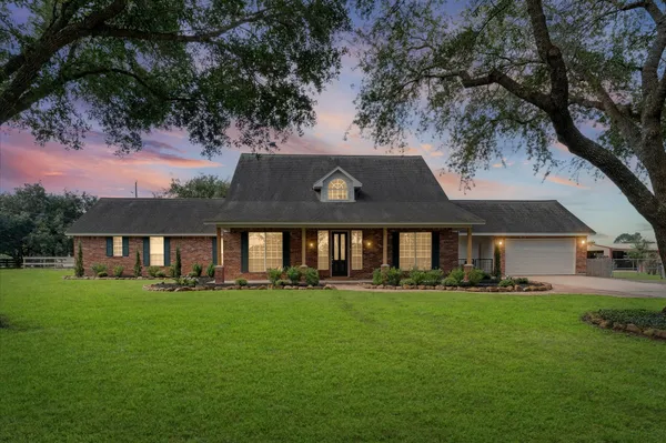 $785,000 | 33014 Grove Park Road, Waller, TX 77484