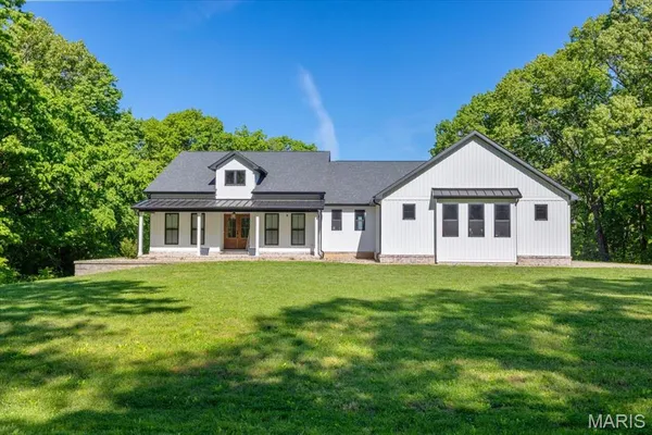 $949,900 | 4037 Wetzler Road, Fults, IL 62244