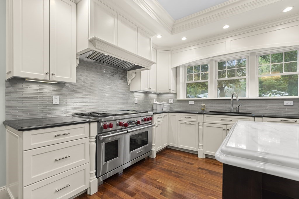 40 Homestead Street Lexington, MA 02421 - Photo 7 of 42