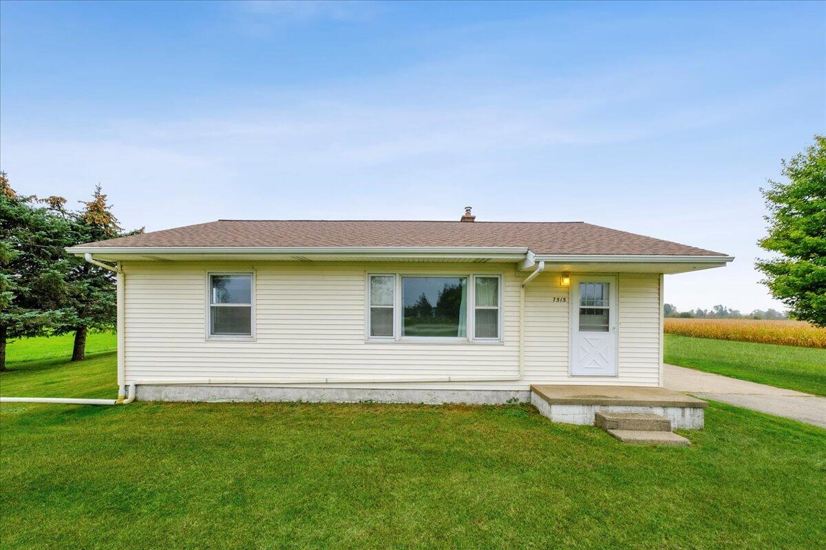 7515 State Road Coopersville, MI 49404 - Photo 3 of 35 01-Front View