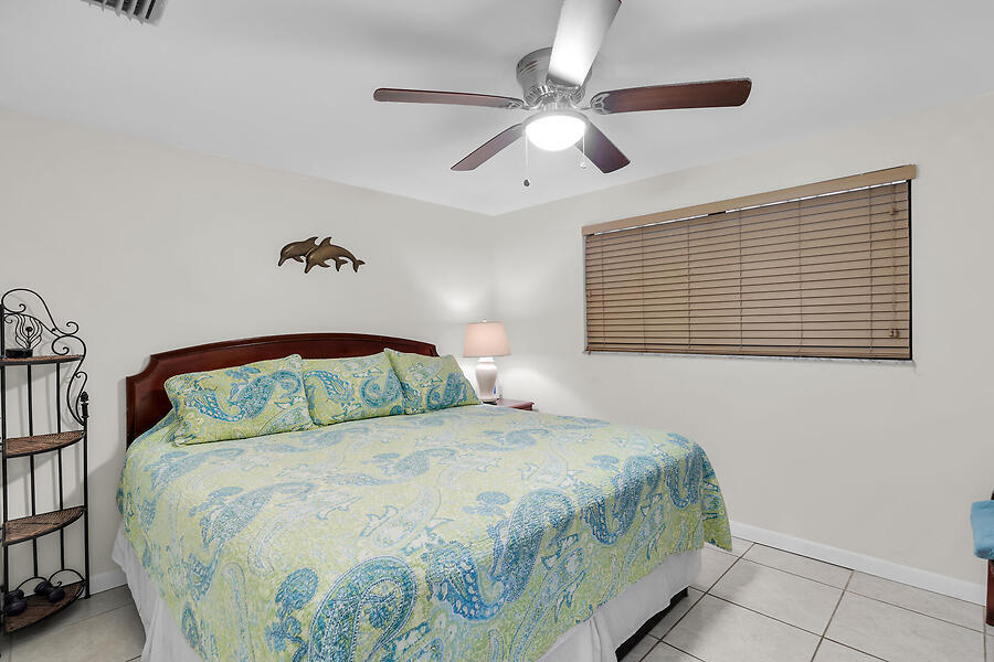 303 Sombrero Beach Road Marathon, FL 33050 - Photo 21 of 84 Side B-Primary bedroom
