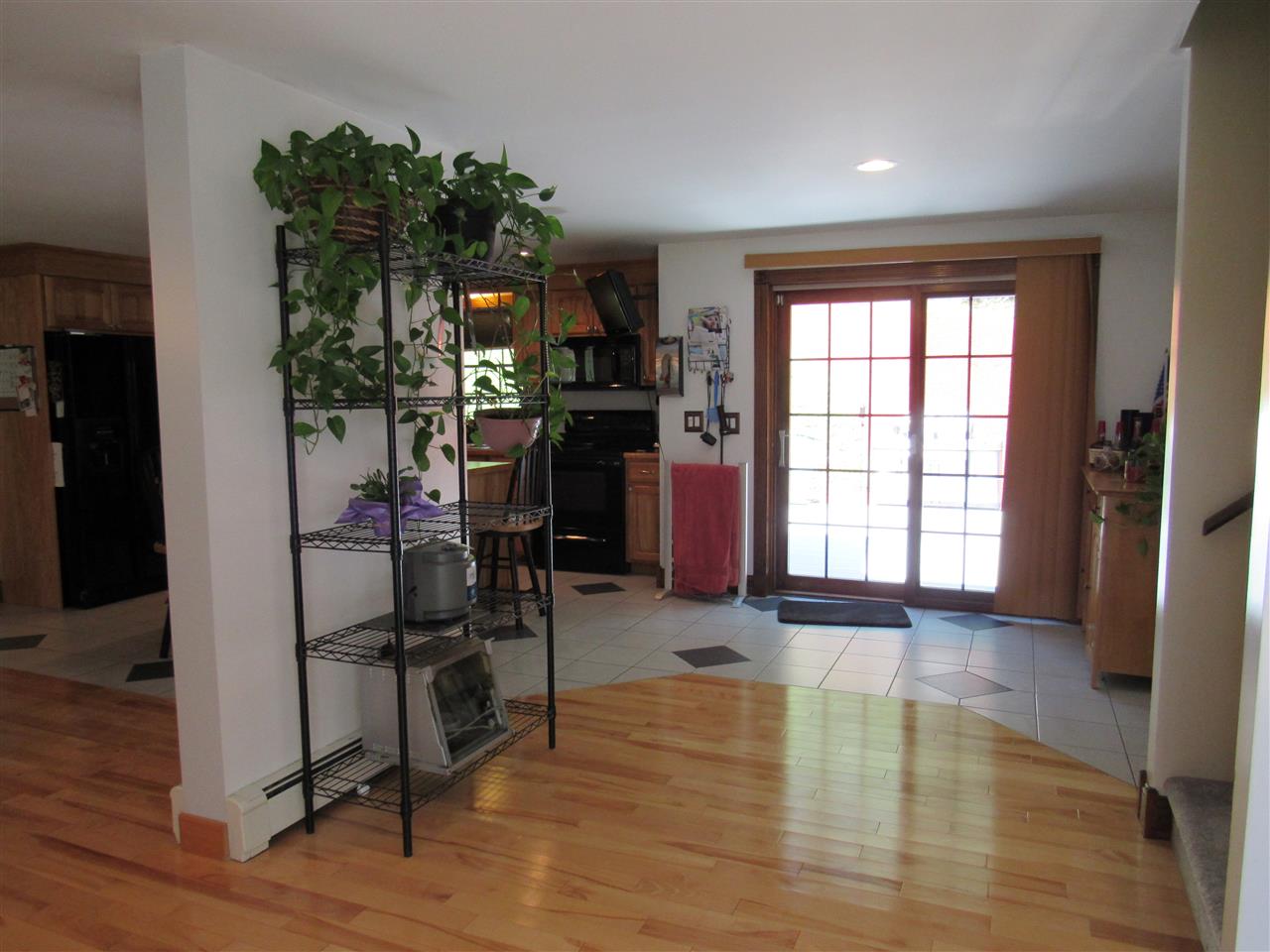 73 Lane Road Raymond, NH 03077 - Photo 4 of 25 Gallery Image 4