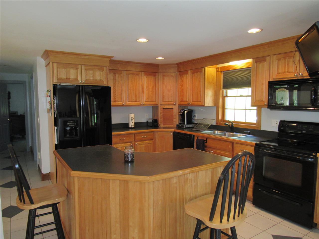 73 Lane Road Raymond, NH 03077 - Photo 6 of 25 Gallery Image 6