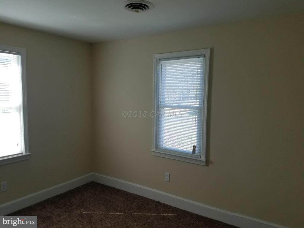 28234 Stanford Road Eden, MD 21822 - Photo 32 of 35 an empty room with a window