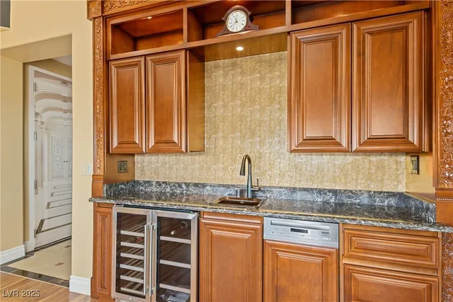 $6,500 | 9145 Tesoras Drive, Unit 401, Las Vegas, NV 89144