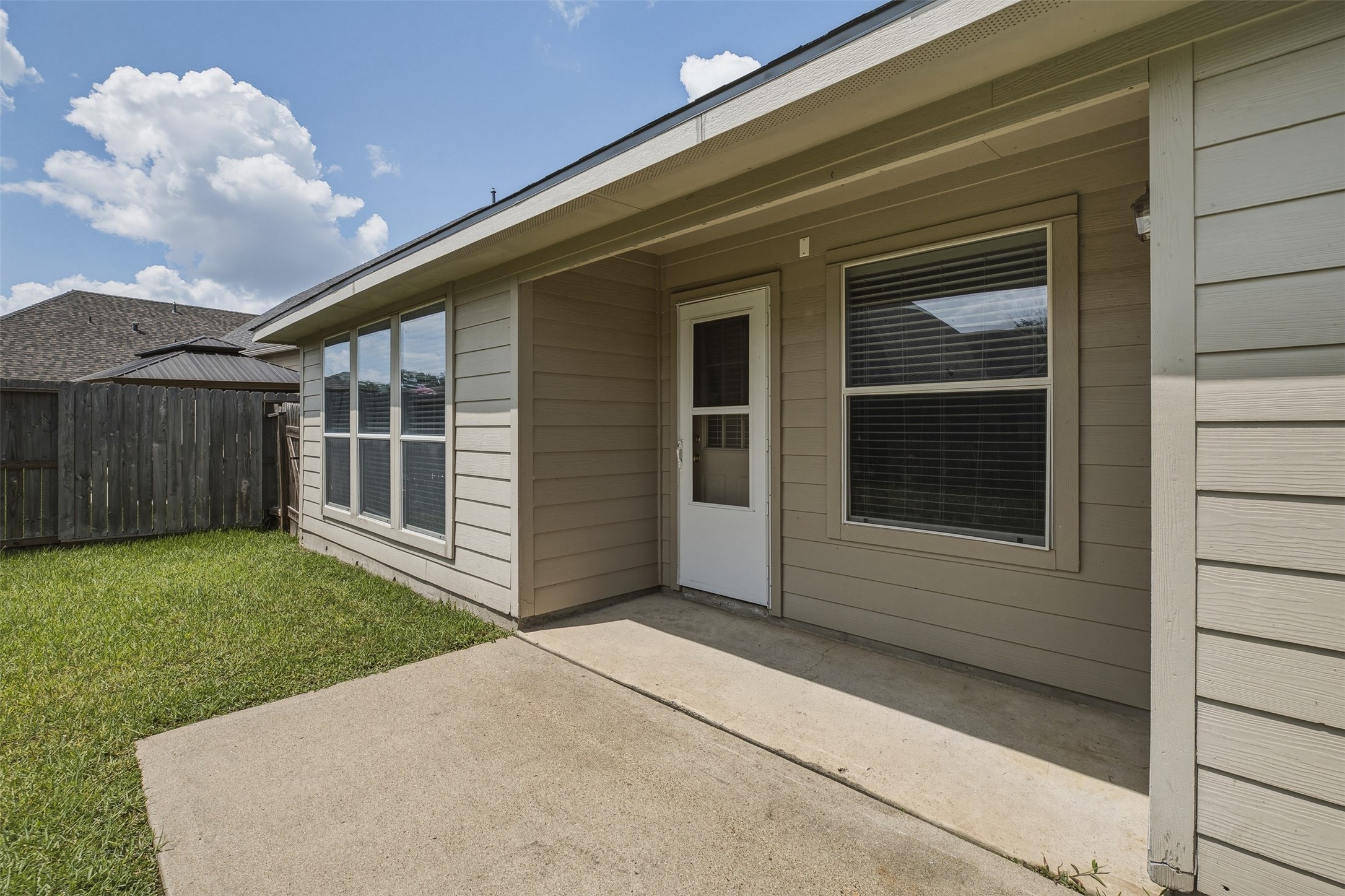 8515 Clarkman Ridge Lane Cypress, TX 77433 - Photo 28 of 31 8515-clarkman-ridge-ln-cypress-tx-backyard-2