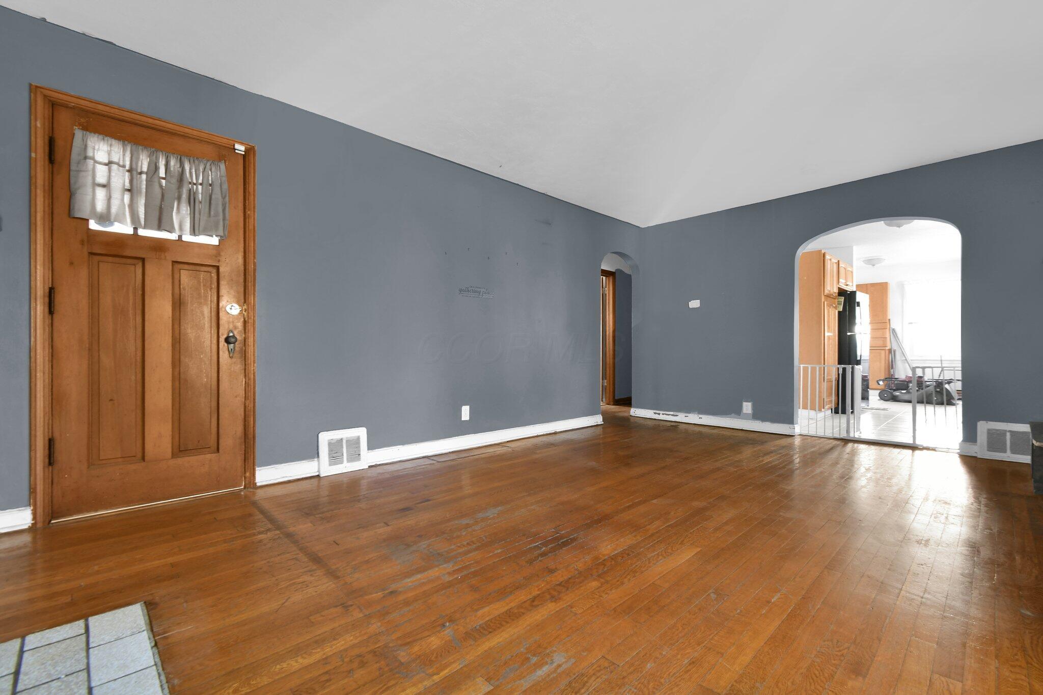 69 Demorest Road Columbus, OH 43204 - Photo 7 of 27 6-web-or-mls-69-demorest-rd