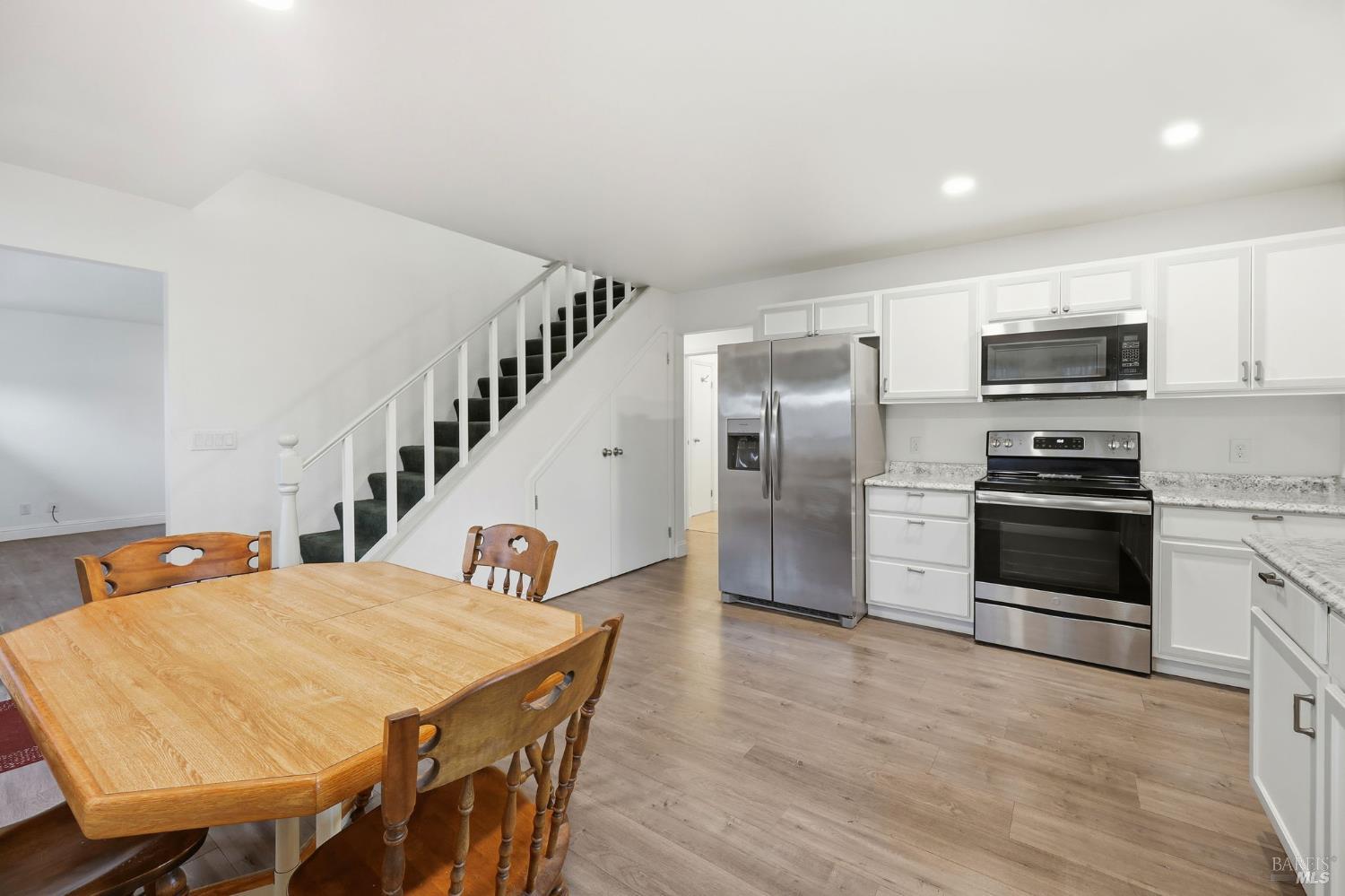 203 Cockrobin Avenue Windsor, CA 95492 - Photo 12 of 53