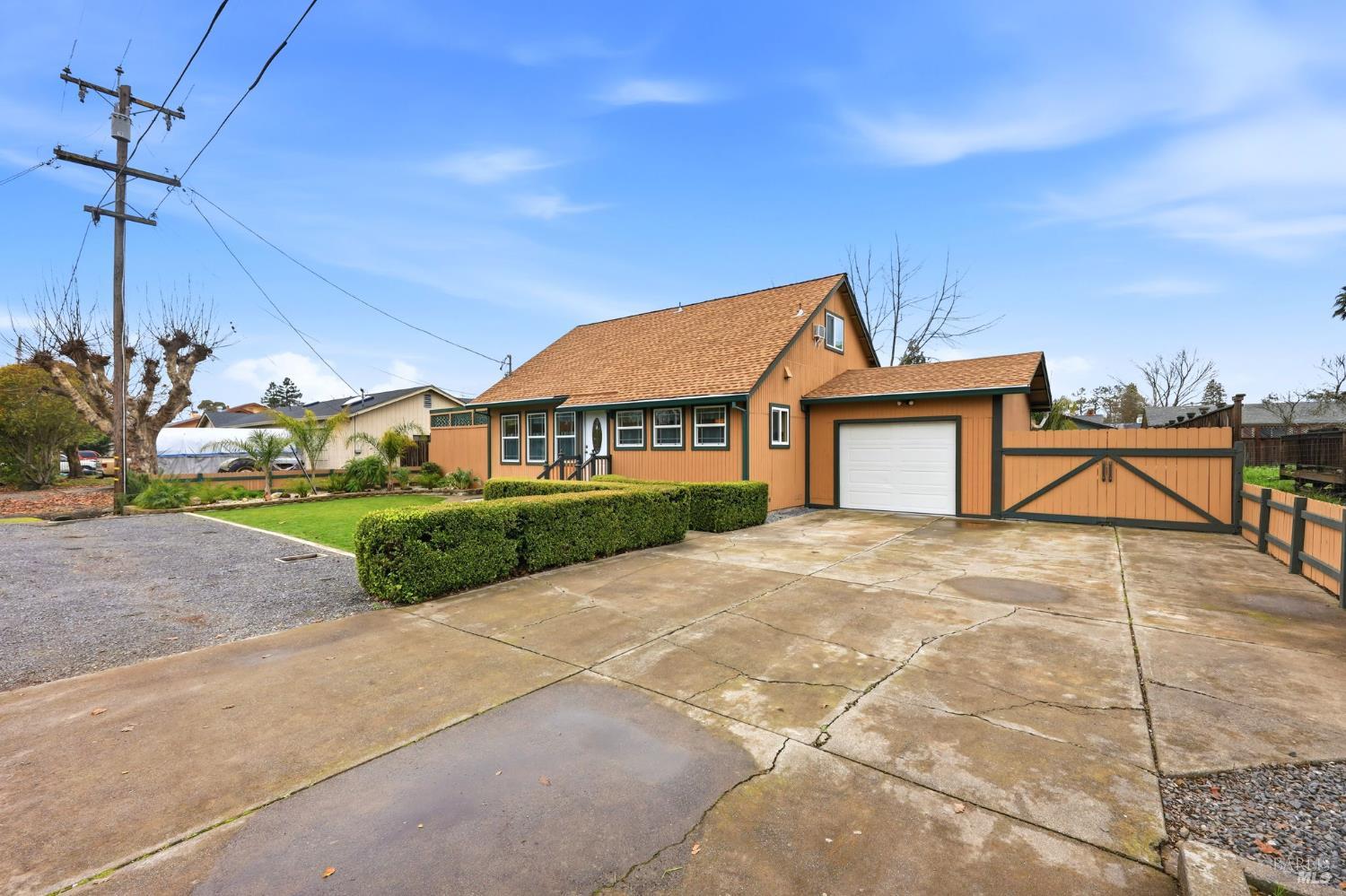 203 Cockrobin Avenue Windsor, CA 95492 - Photo 4 of 53