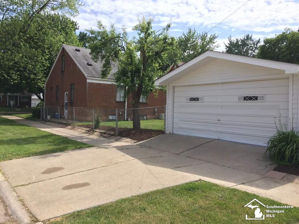 13414 Rosedale Street Southgate, MI 48195 - Photo 4 of 42 31294706-3.JPG