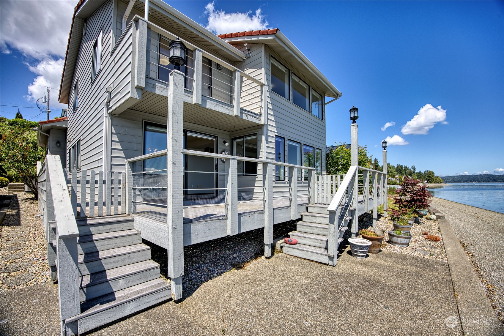 924 Shore Drive Bremerton, WA 98310 - Photo 26 of 36 a view of entryway with a front door