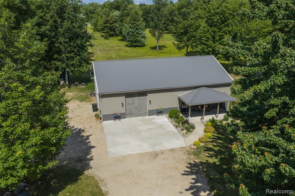 2418 South 41 Road Cadillac, MI 49601 - Photo 2 of 51