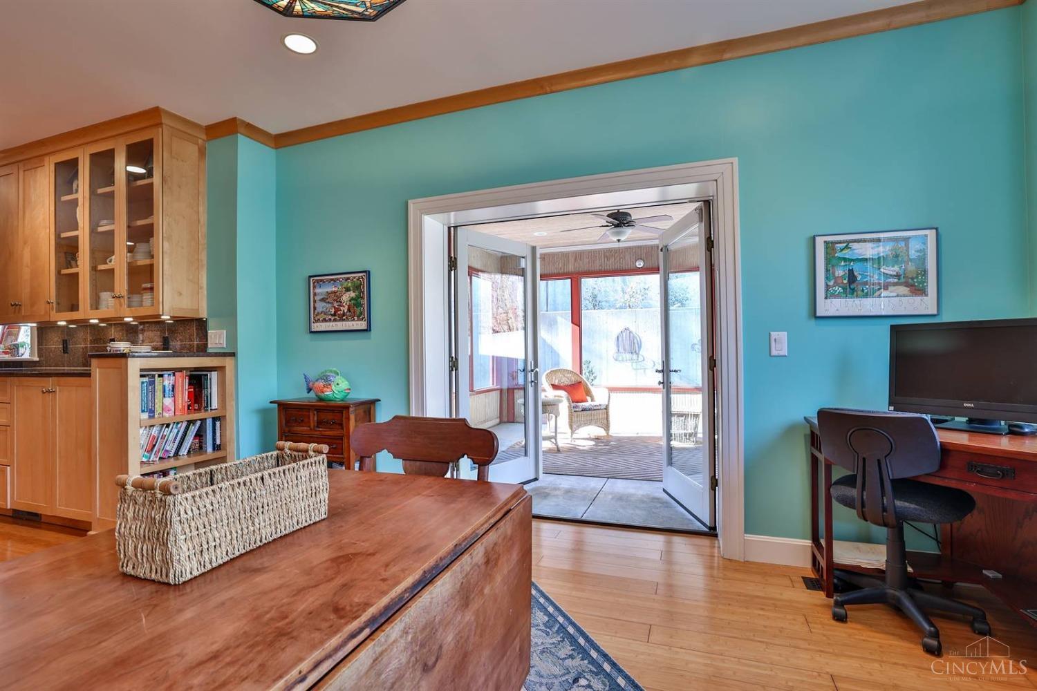 401 West Galbraith Road Wyoming, OH 45215 - Photo 48 of 55