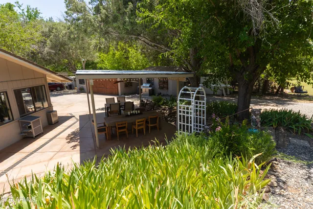 $1,400,000 | 10580 East Swinging Bridge Lane, Cornville, AZ 86325