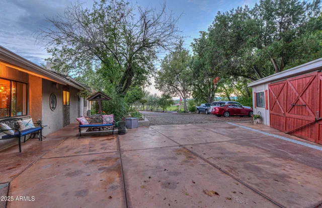$1,400,000 | 10580 East Swinging Bridge Lane, Cornville, AZ 86325