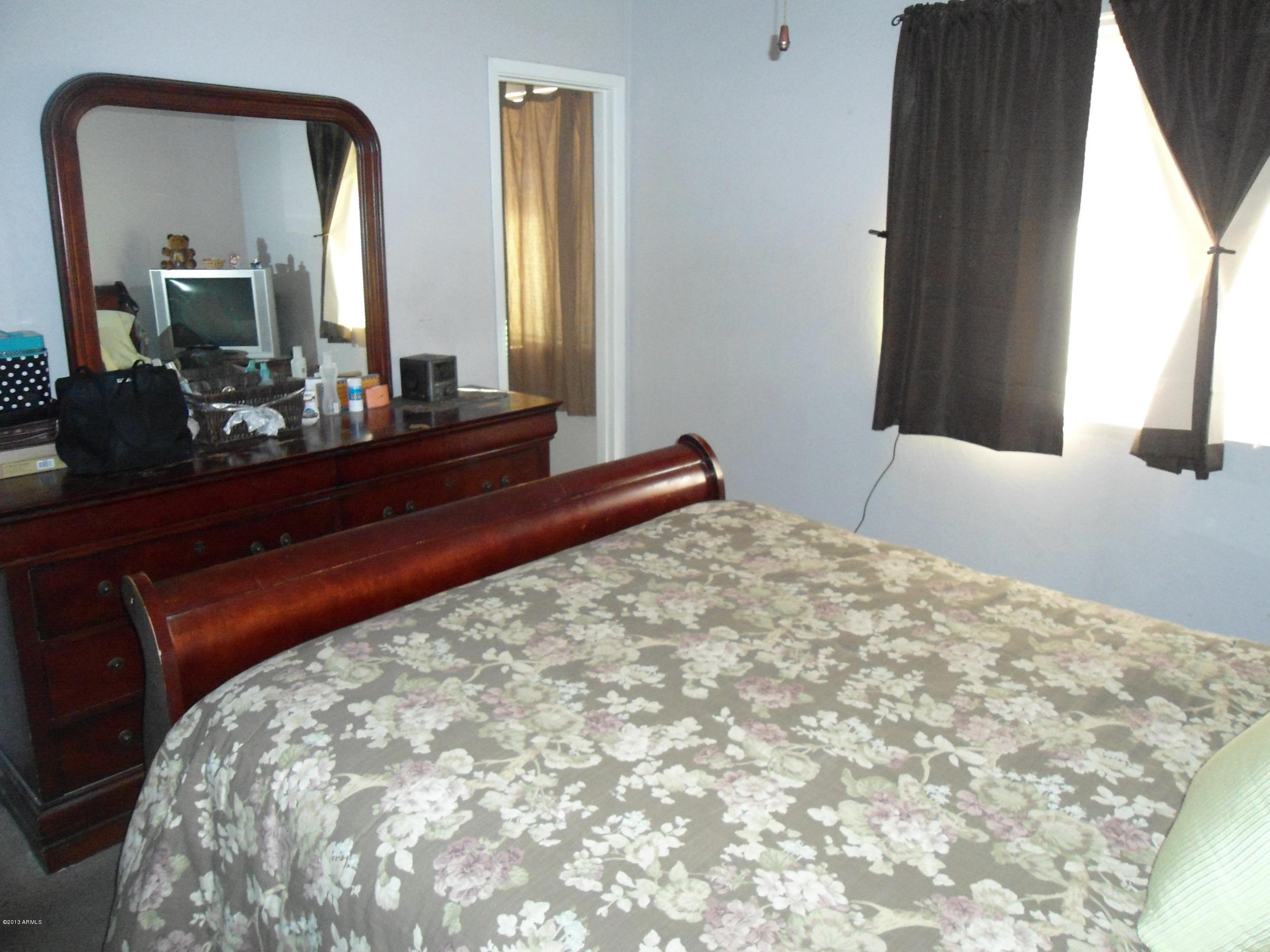 248 West Ardmore Road Phoenix, AZ 85041 - Photo 10 of 23 2012-11-21 13